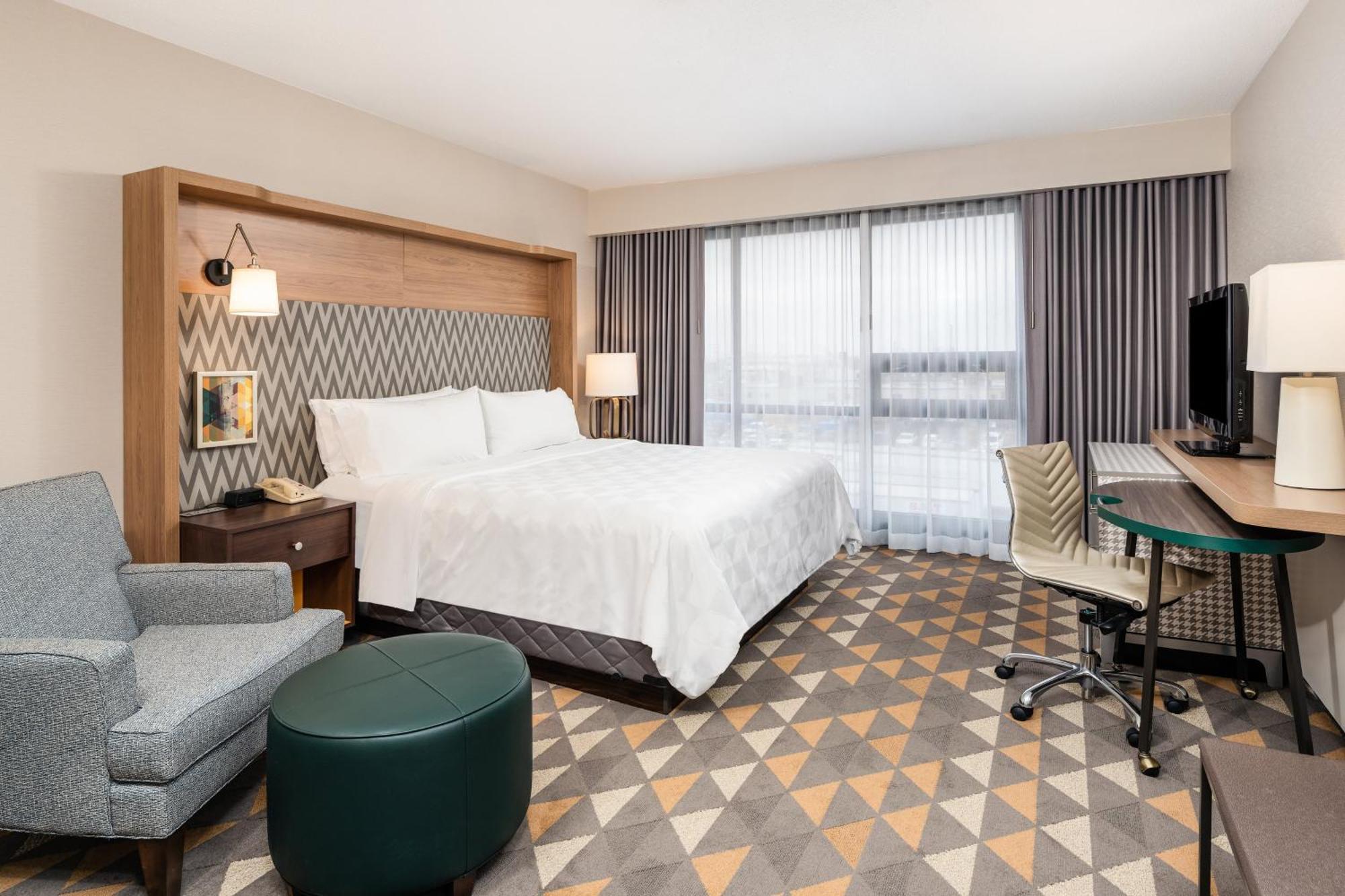 Standard King Room - Communications Accessible,1549616905:JPEG